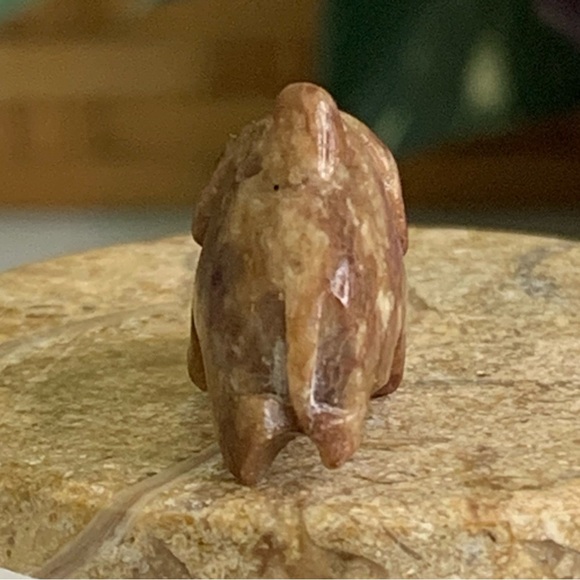 Antique Red Chinese Soapstone Mini Hand Carved Elephant Pendant Figurine 3/4" 3g - Picture 7 of 16